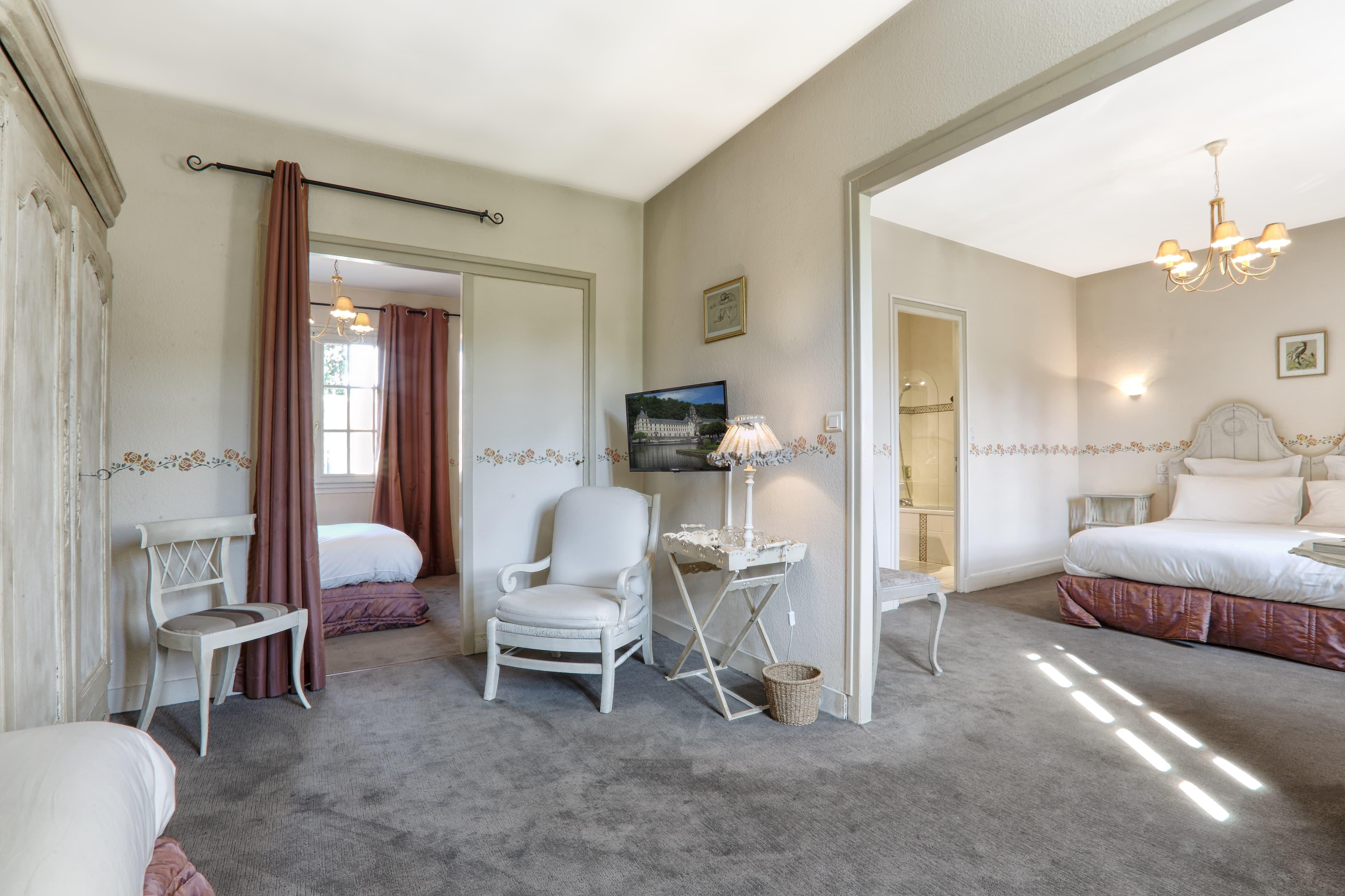 Hotel Restaurant Charbonnel บร็องโทม ภายนอก รูปภาพ