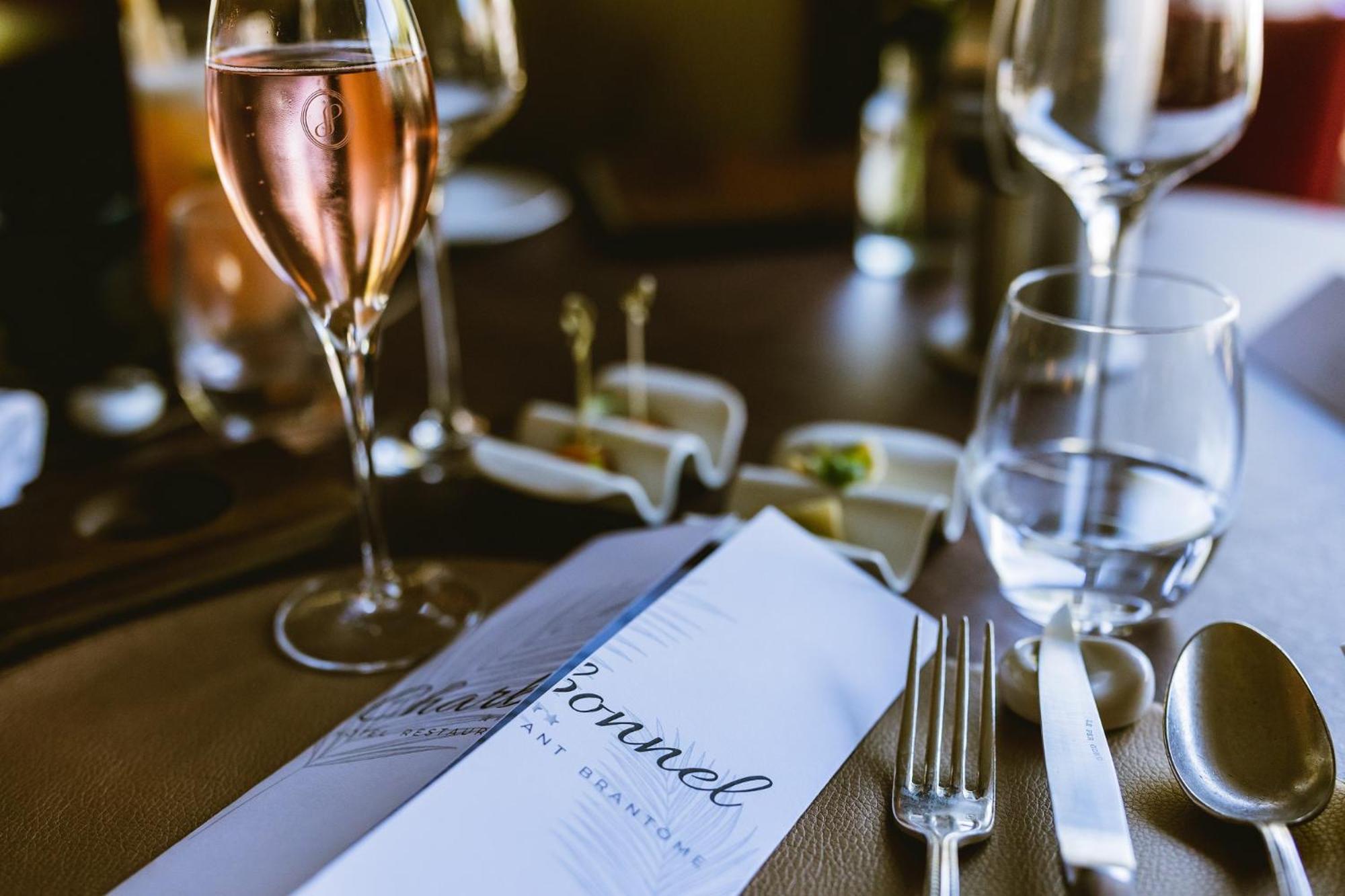 Hotel Restaurant Charbonnel บร็องโทม ภายนอก รูปภาพ